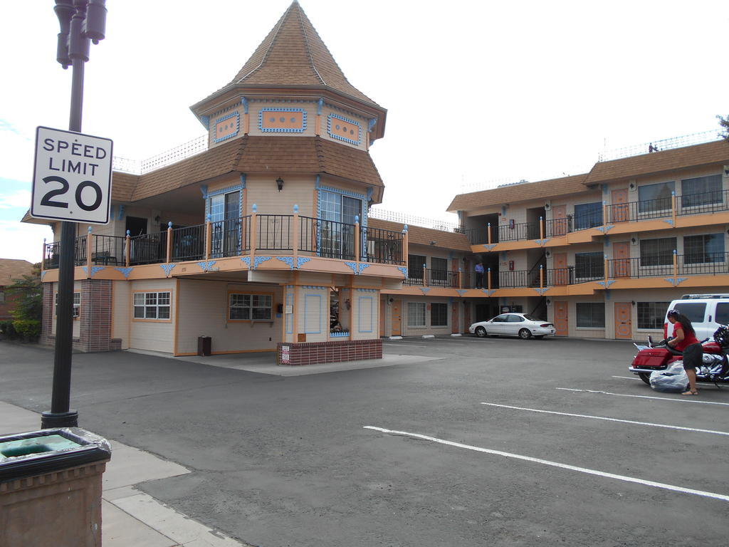 Victorian Inn สปาร์คส์ ภายนอก รูปภาพ